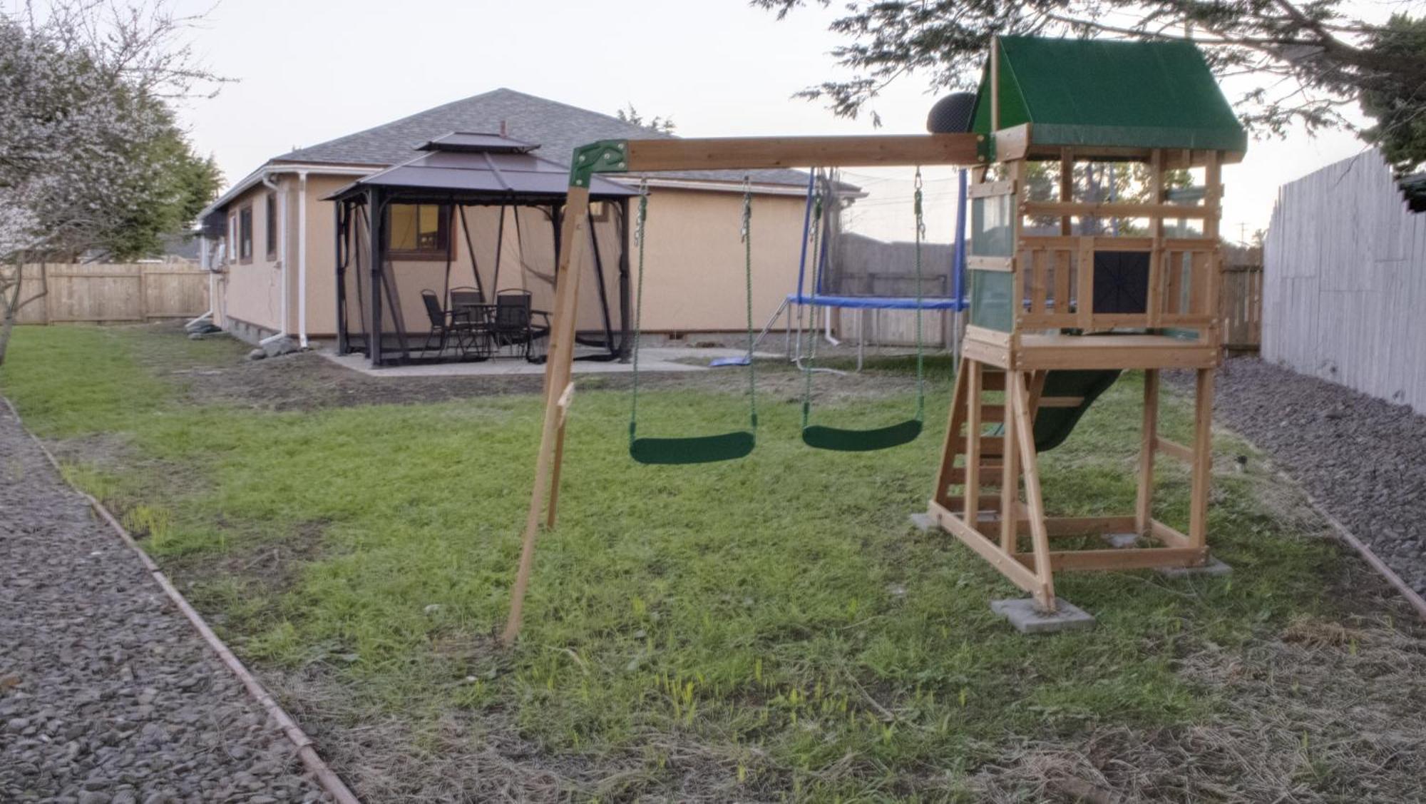 Private Home - Playground, Jumping Mat, Bbq, Darts, Firepit, Gazebo, 4 Smart Tvs, White Cotton Bedding, - The Redwood Cul-De Sac Beach Retreat Crescent City Exteriör bild
