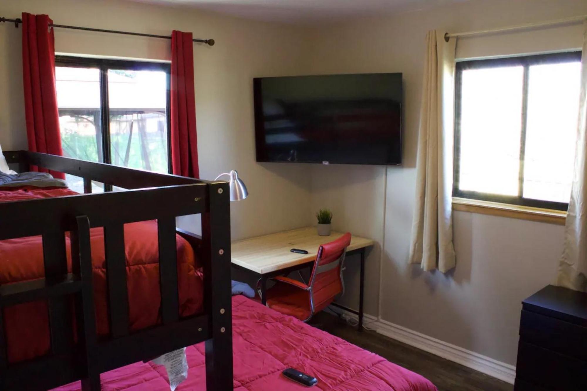 Private Home - Playground, Jumping Mat, Bbq, Darts, Firepit, Gazebo, 4 Smart Tvs, White Cotton Bedding, - The Redwood Cul-De Sac Beach Retreat Crescent City Exteriör bild
