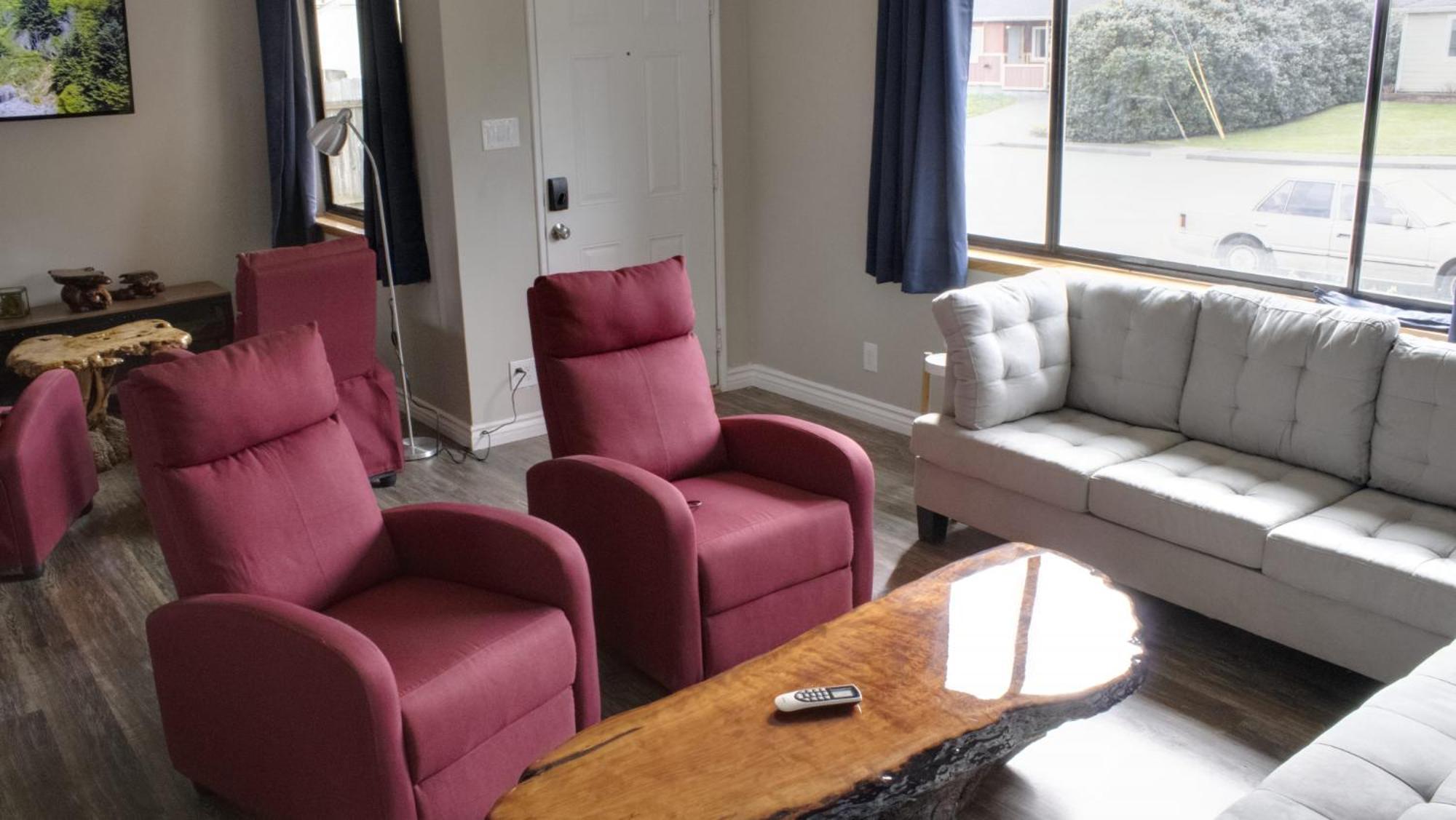 Private Home - Playground, Jumping Mat, Bbq, Darts, Firepit, Gazebo, 4 Smart Tvs, White Cotton Bedding, - The Redwood Cul-De Sac Beach Retreat Crescent City Exteriör bild